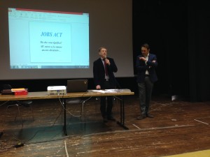 il Dirigente Scolastico dott. Antonio Colussi presenta il dott. Paolo Giorgiutti - Relatore